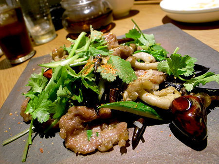 中国菜 四合院凛丹(しごういんりんたん):ラム肉とシメジとパクチー