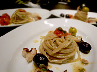 中央区大名『 il Cortile (イル・コルティーレ) 』パスタたち。あと空間。